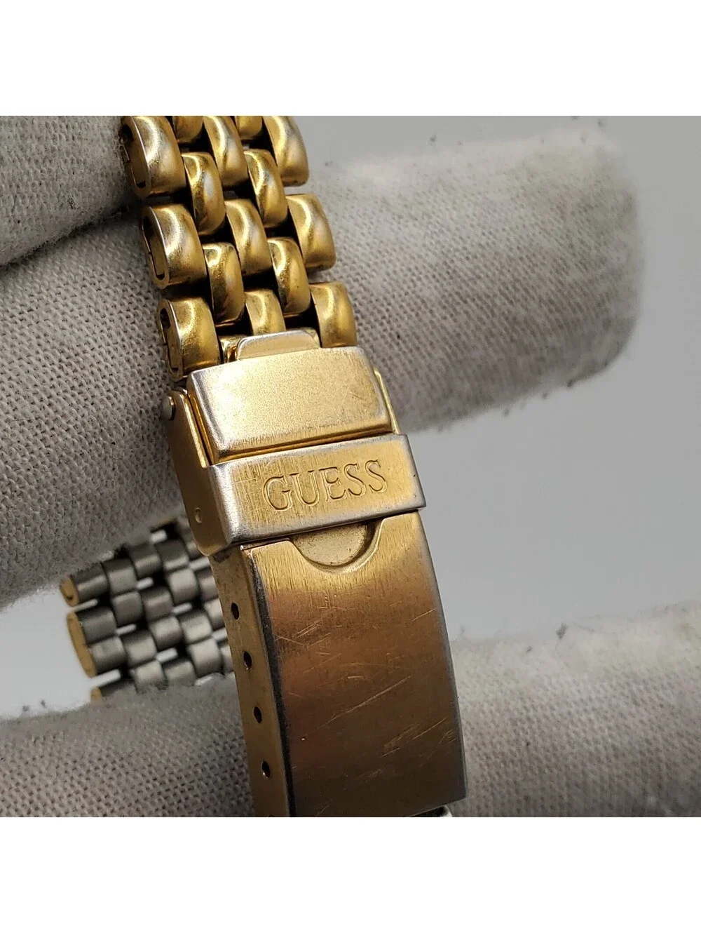 Guess Watch Womens 24mm Gold Tone Round Dial New Battery